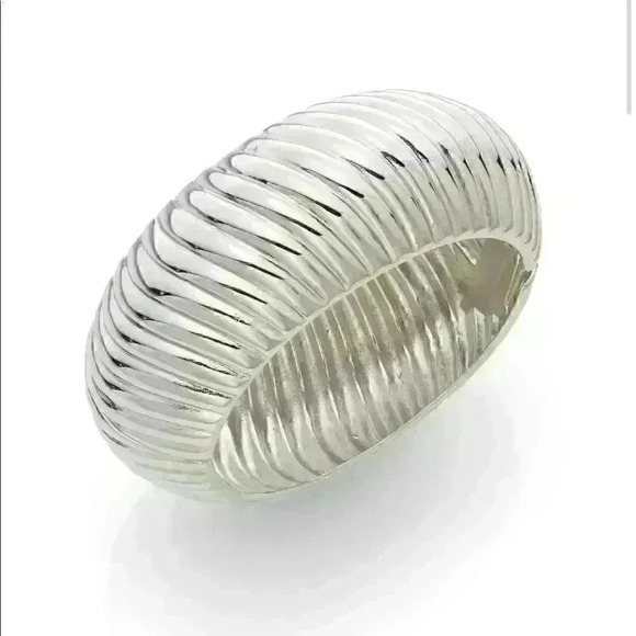 𝅺saks Fifth Avenue Ribbed Cuffed Bracelet - Picture 1 of 2
